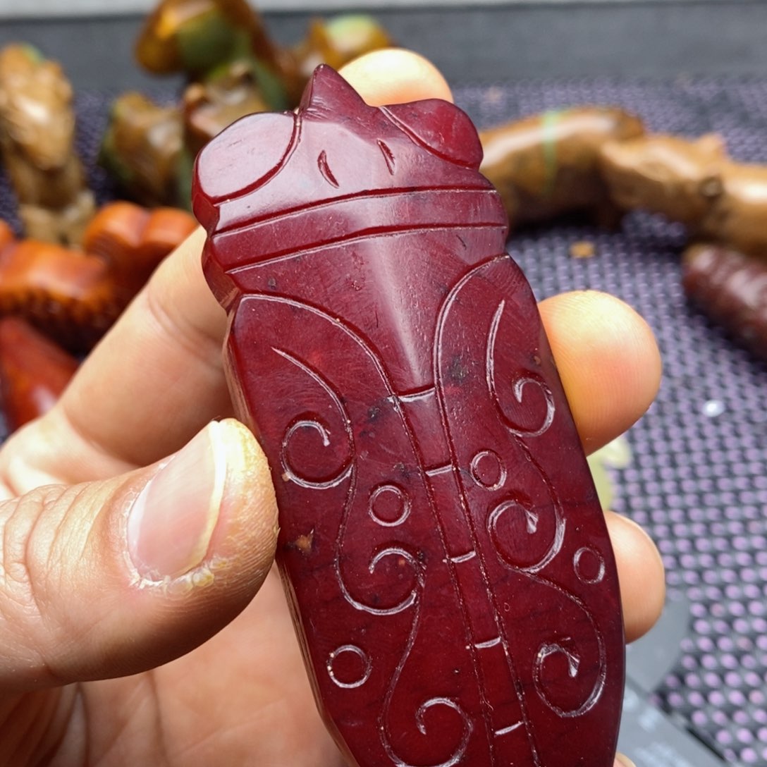 蛇纹石玉颈饰未镶嵌