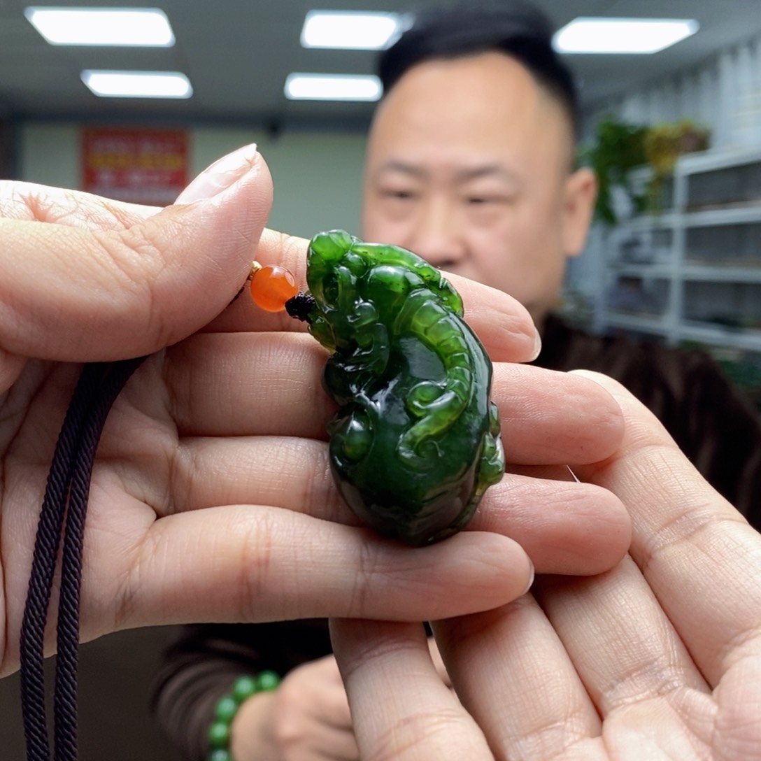 和田玉颈饰未镶嵌