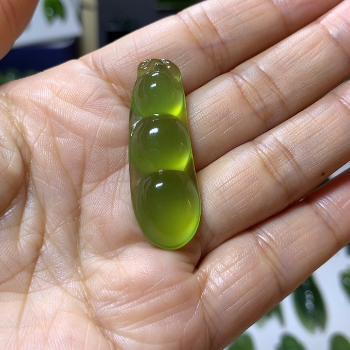 岫玉未镶嵌颈饰吊坠