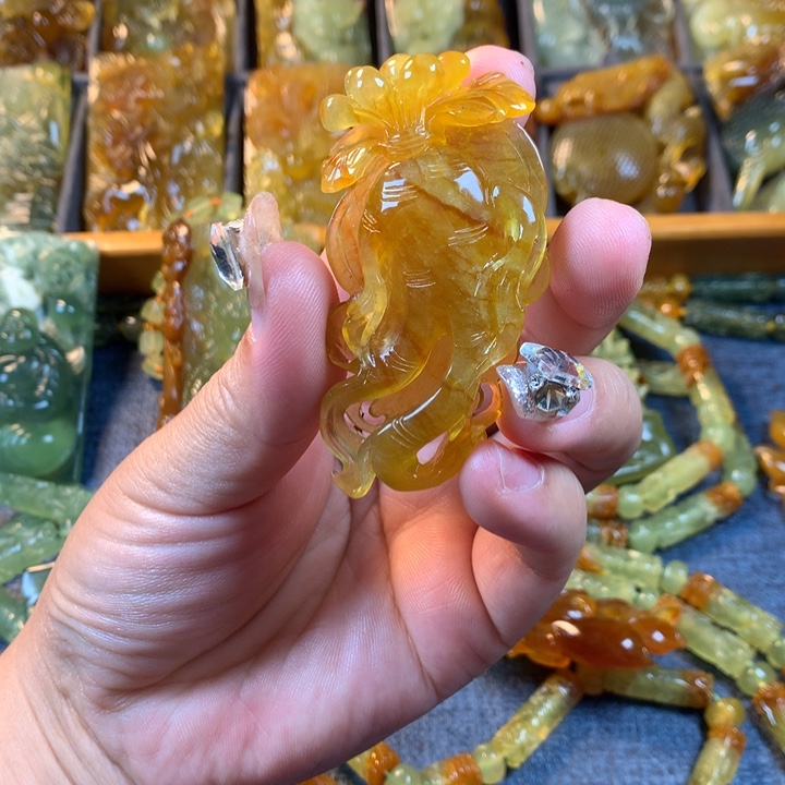 未镶嵌蛇纹石玉颈饰