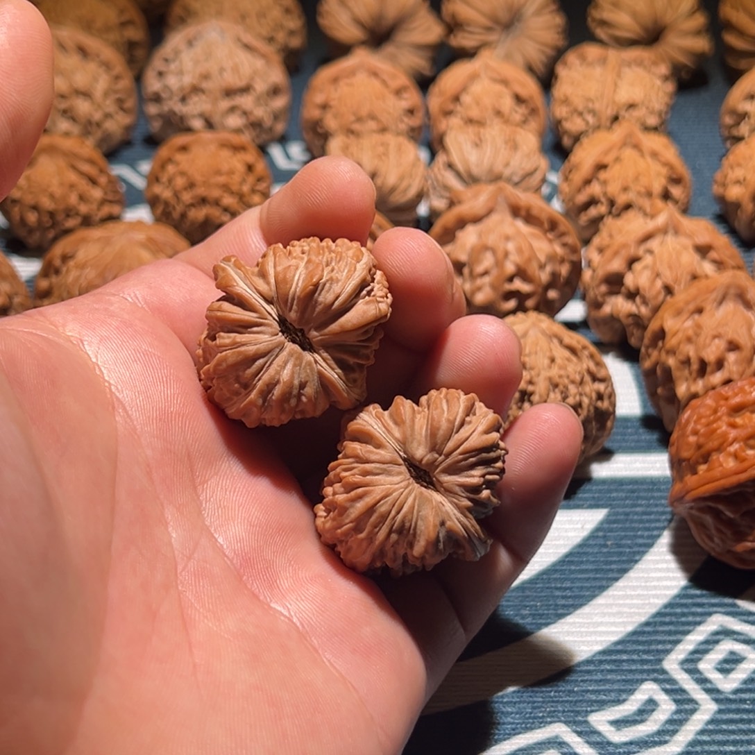 你***阿文玩核桃吊坠四座楼