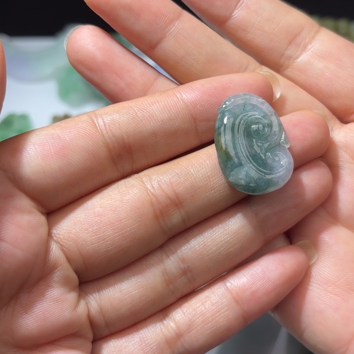 翡翠未镶嵌颈饰天然缅甸翡翠A货如意