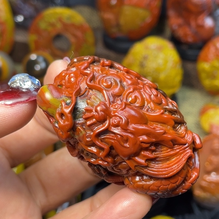 玛瑙/玉髓未镶嵌珠宝奇石鸽血红龙戏珠3600米