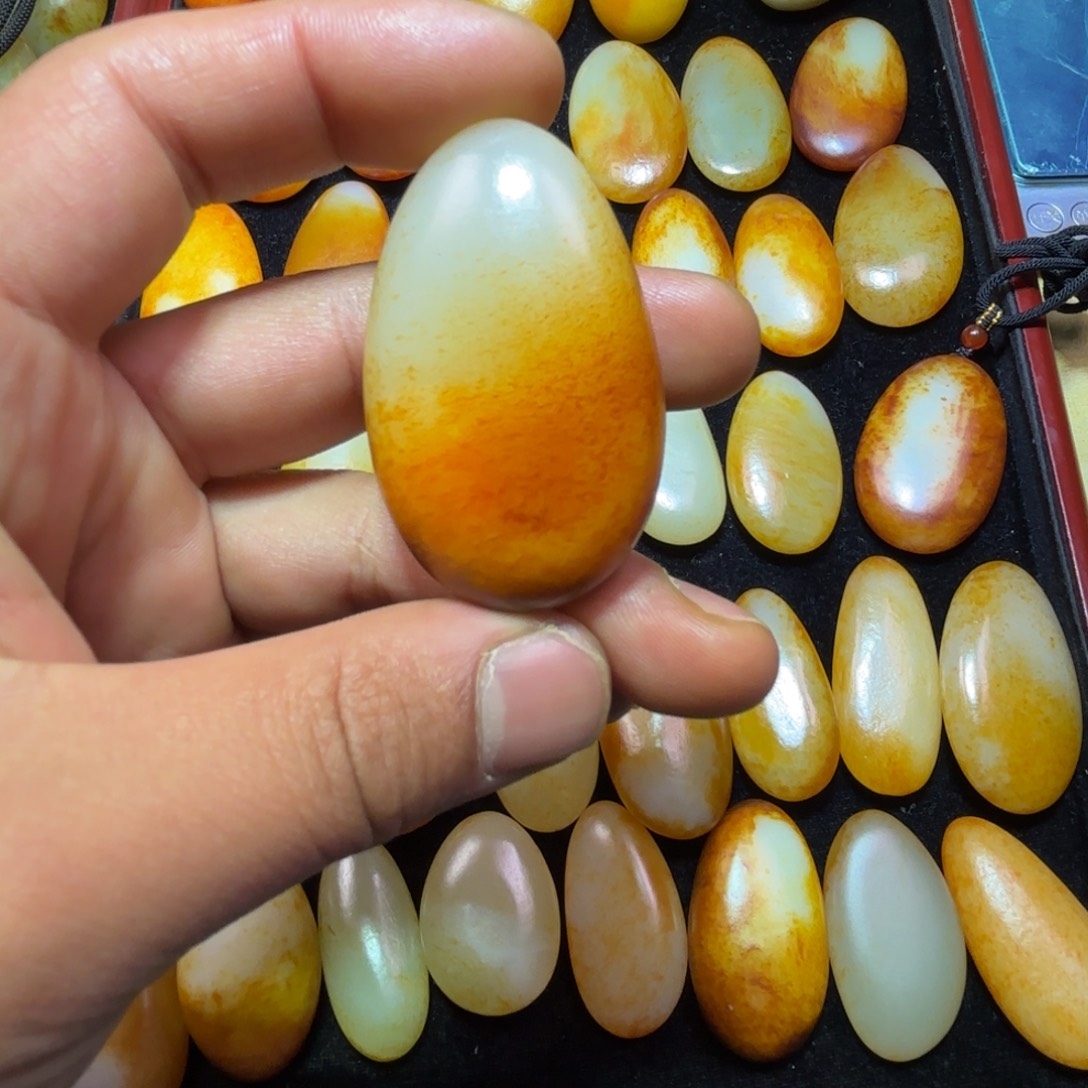 ****️和田玉未镶嵌颈饰
