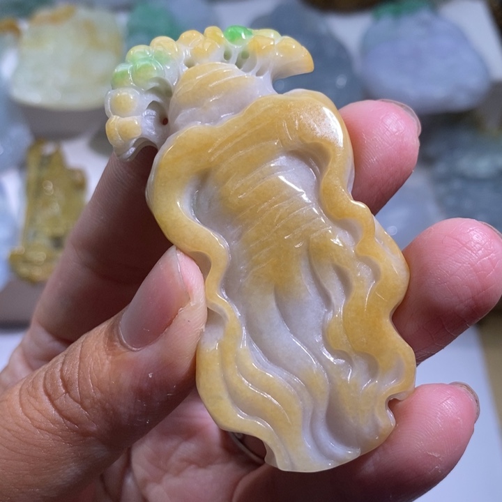 【闪购商品】颈饰未镶嵌翡翠人参