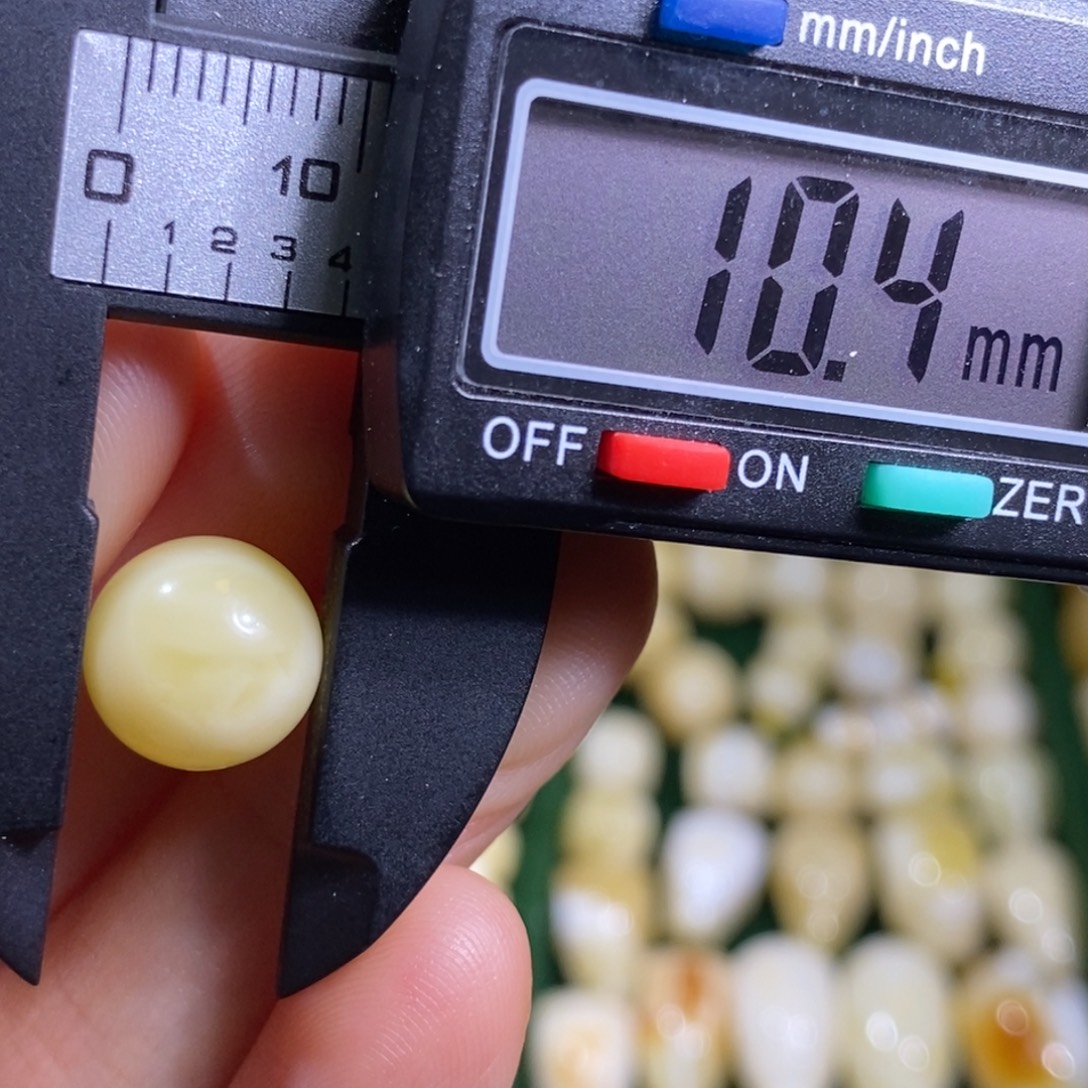 蜜蜡未镶嵌裸石配饰