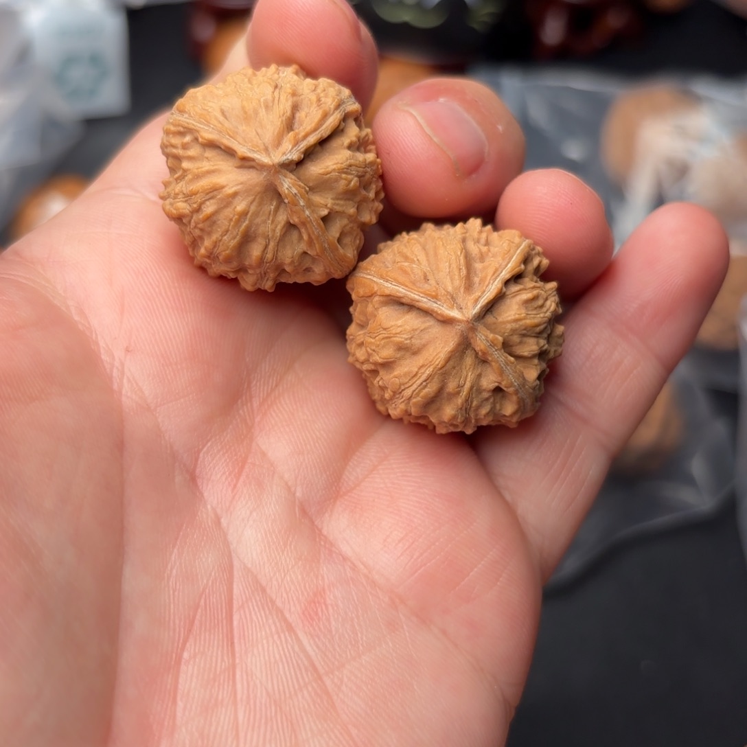 文玩核桃把件35000000