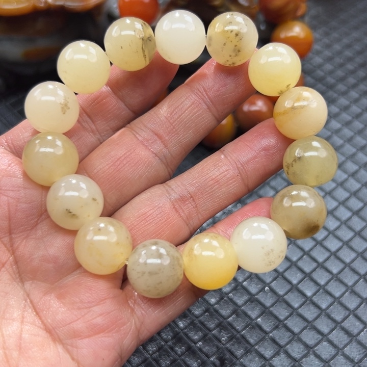 石英质玉（黄龙玉）颈饰合金