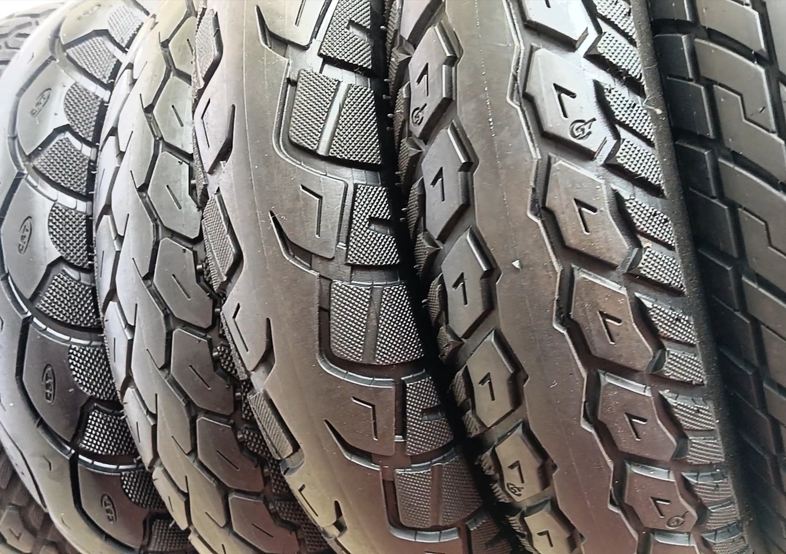 大品牌2.75-10电动车轮胎真空胎防滑耐磨加厚加宽