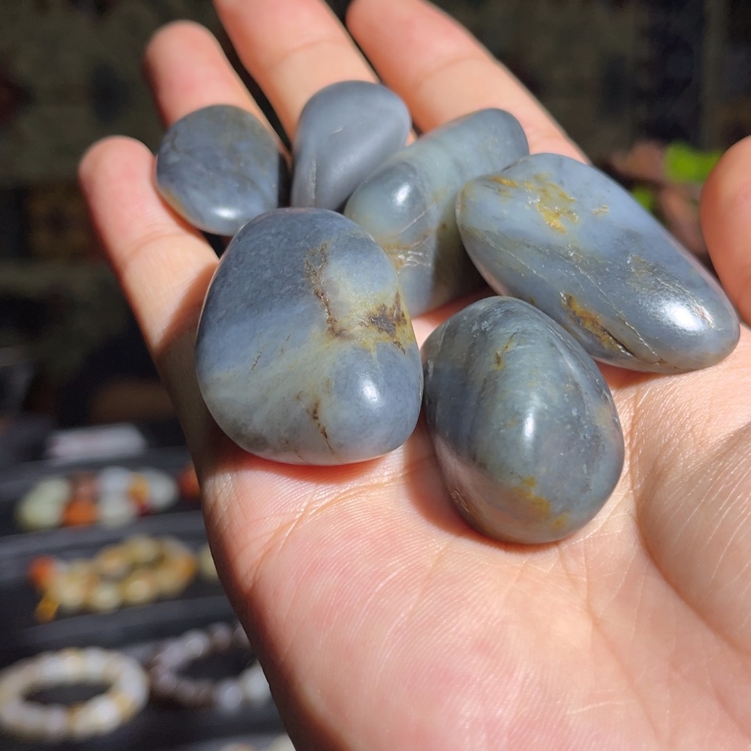 颈饰未镶嵌和田玉（糖玉）