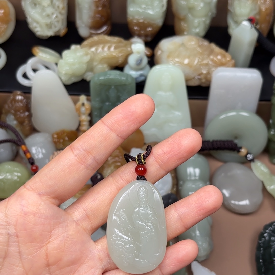 颈饰未镶嵌和田玉