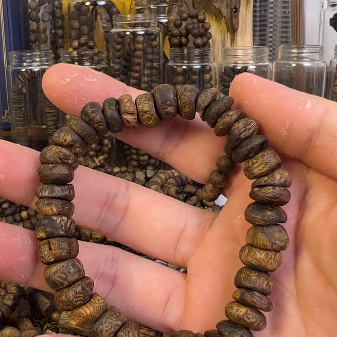 1***6沉香手串乌身圆叶手串11