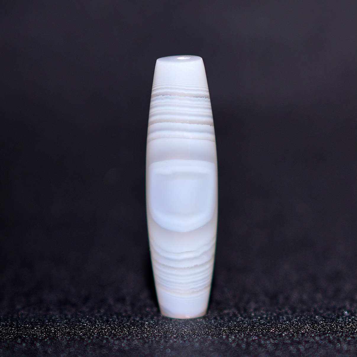 精品瓷白冰透料天圆地方缠丝玛瑙