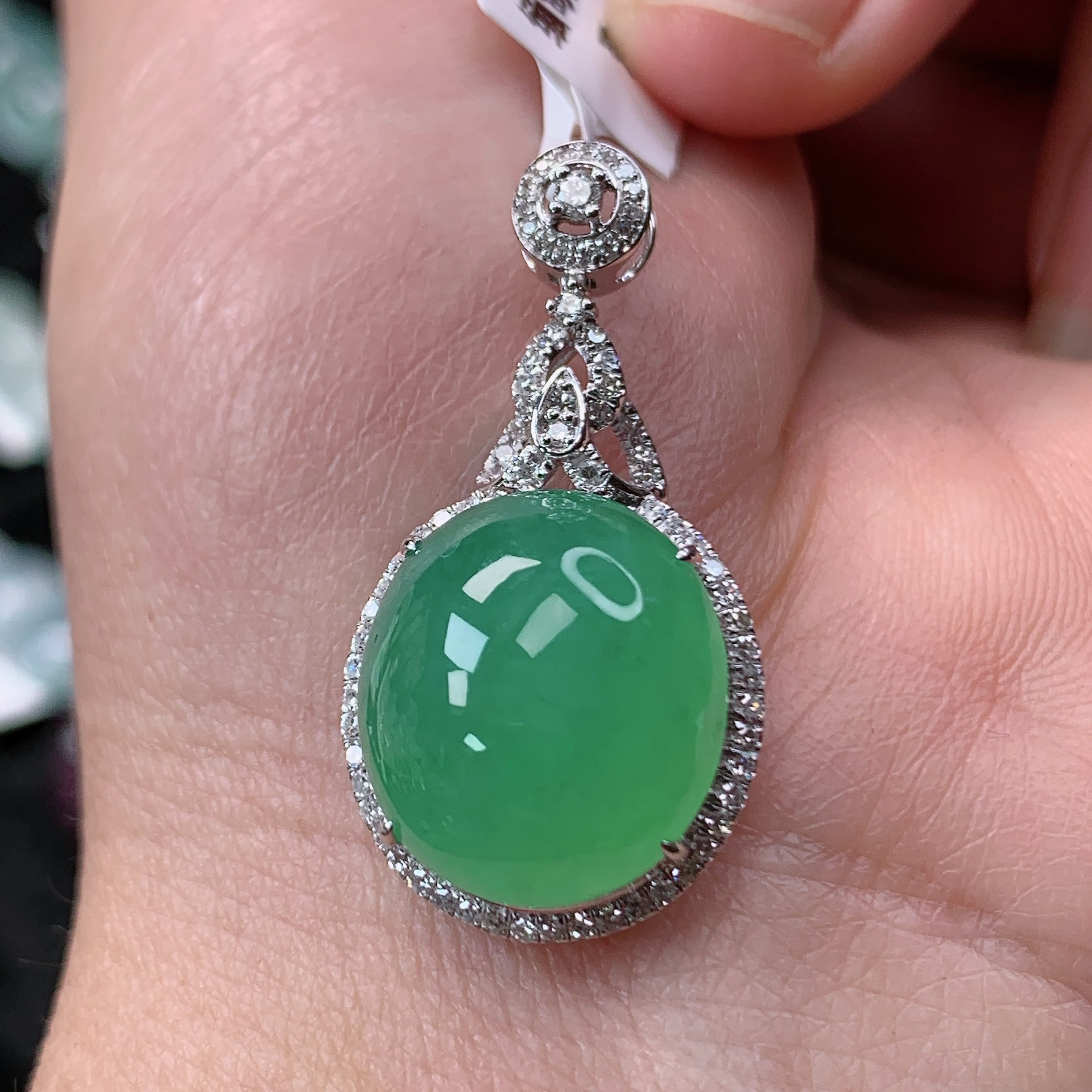 缅甸天然A货翡翠18K金镶嵌冰种满绿蛋面吊坠32.2×16.8×10.1mm