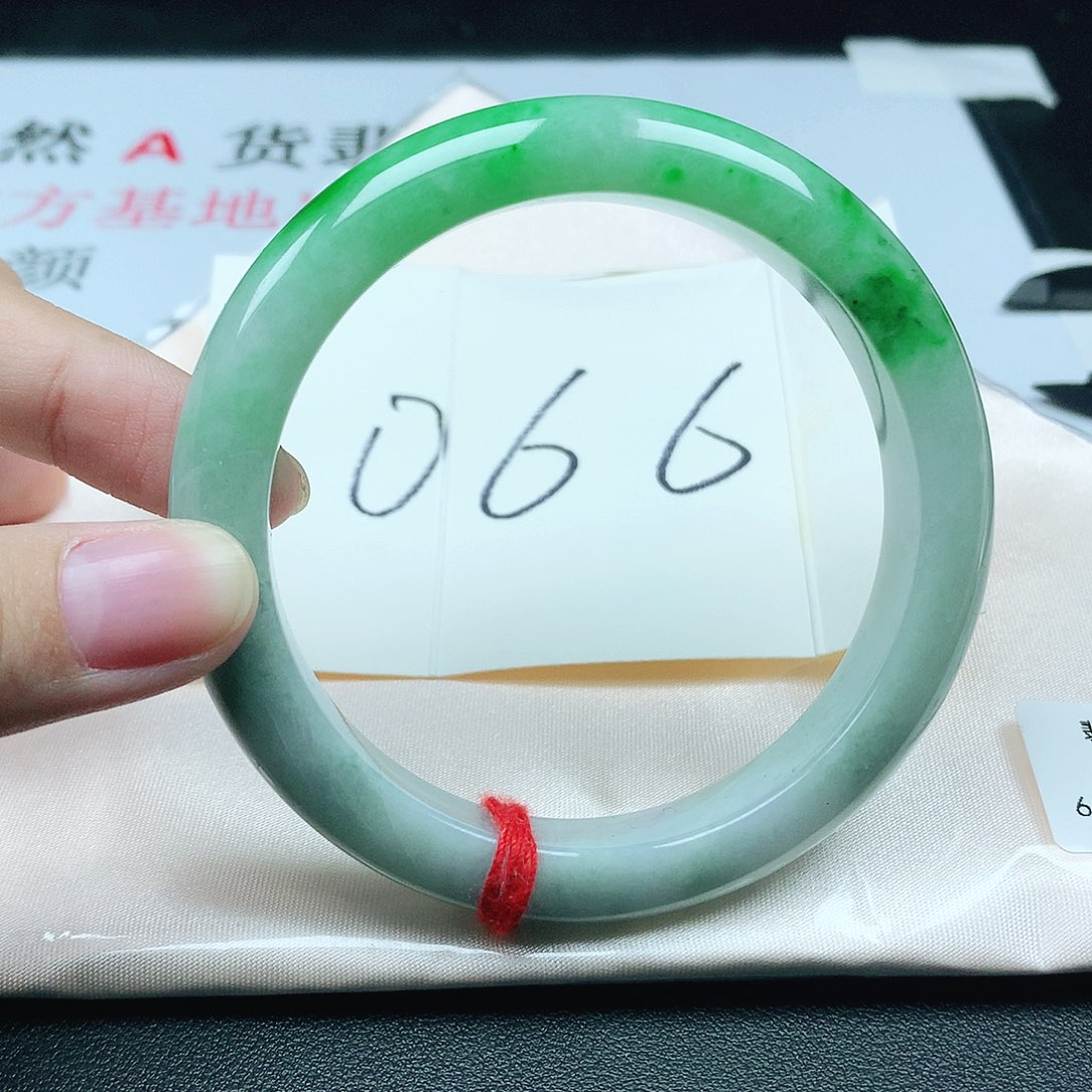 翡翠手镯未镶嵌圈61