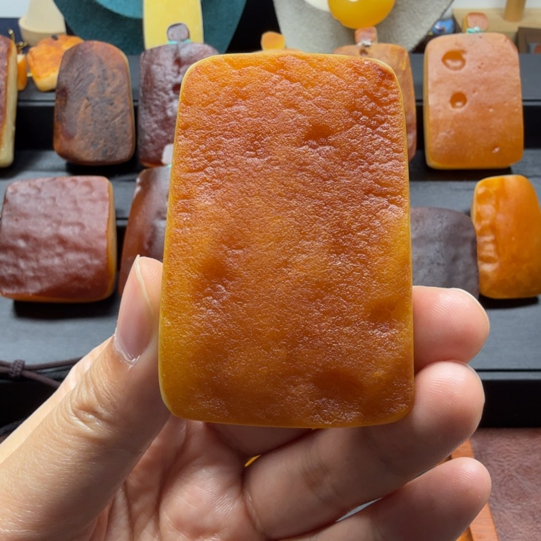 琥珀吊坠(赠链)未镶嵌