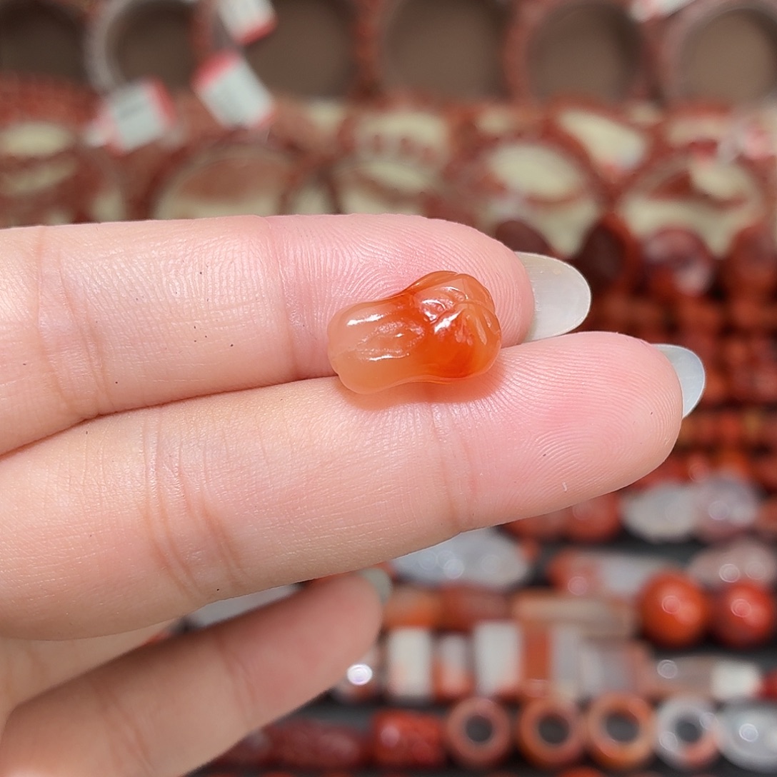 南红玛瑙未镶嵌颈饰通孔白菜