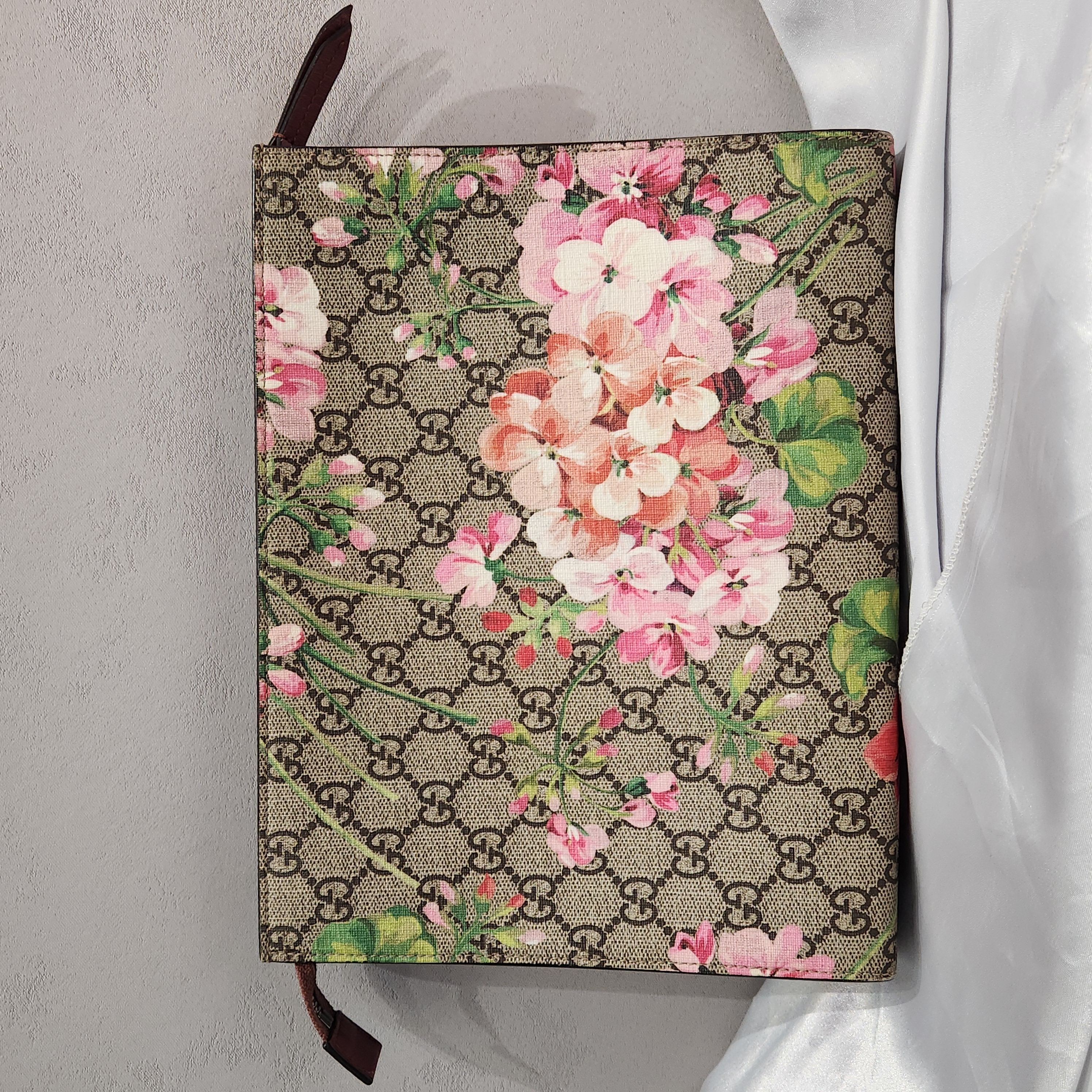 95新 GUCCI/古驰 花卉洗漱包/43026-KU2IN-8693/3800