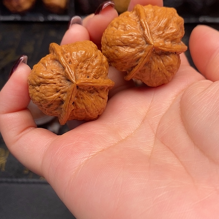 吊坠文玩核桃牡丹三棱