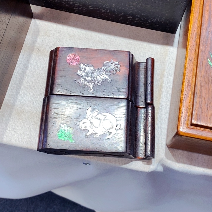 璞***毓木木木木手机支架兔➕狮子