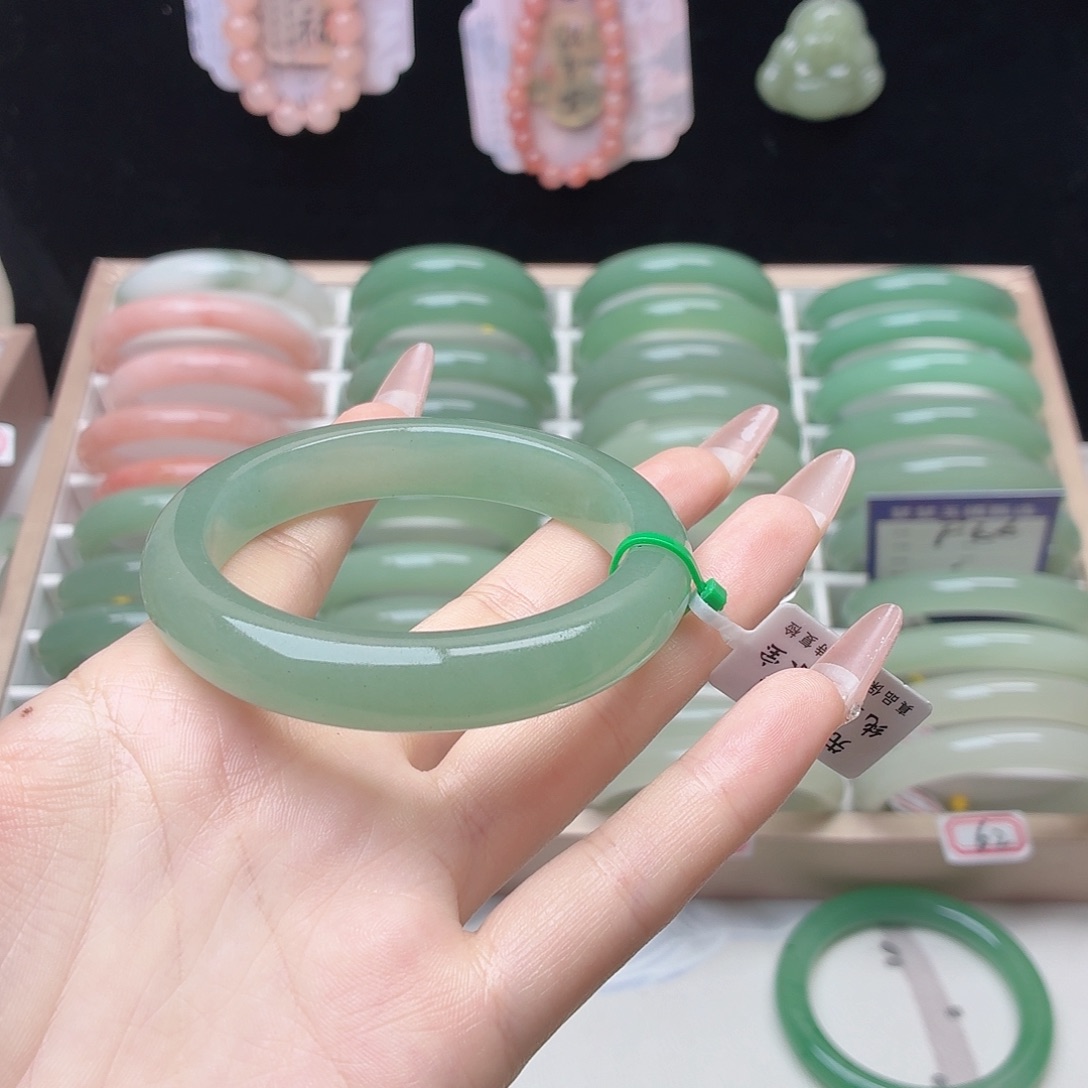 石英质玉未镶嵌手镯56