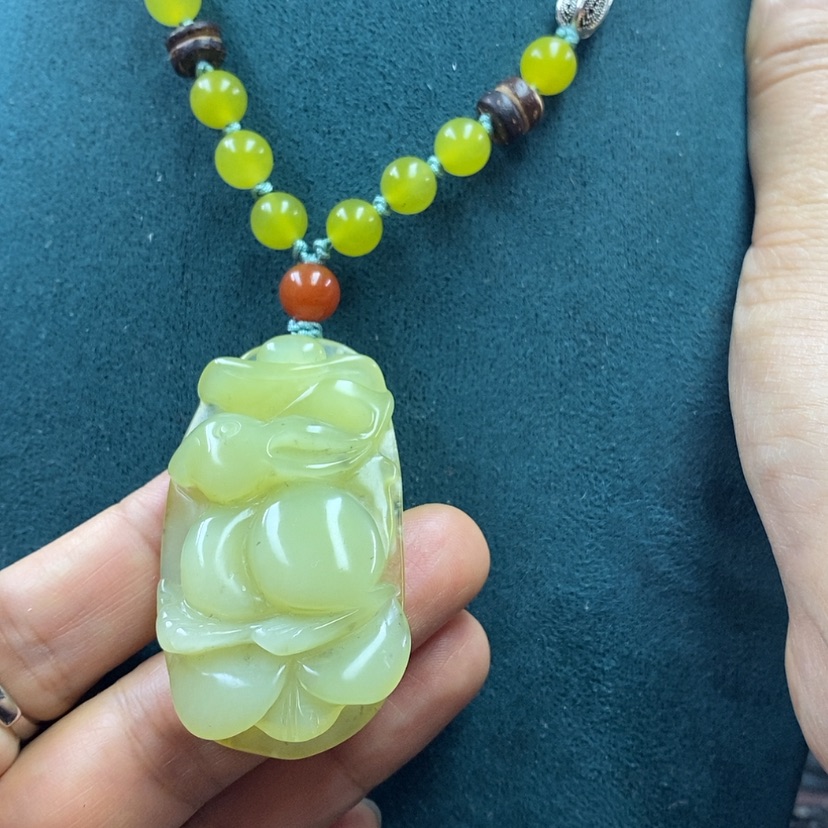 【闪购商品】蛇纹石玉未镶嵌吊坠