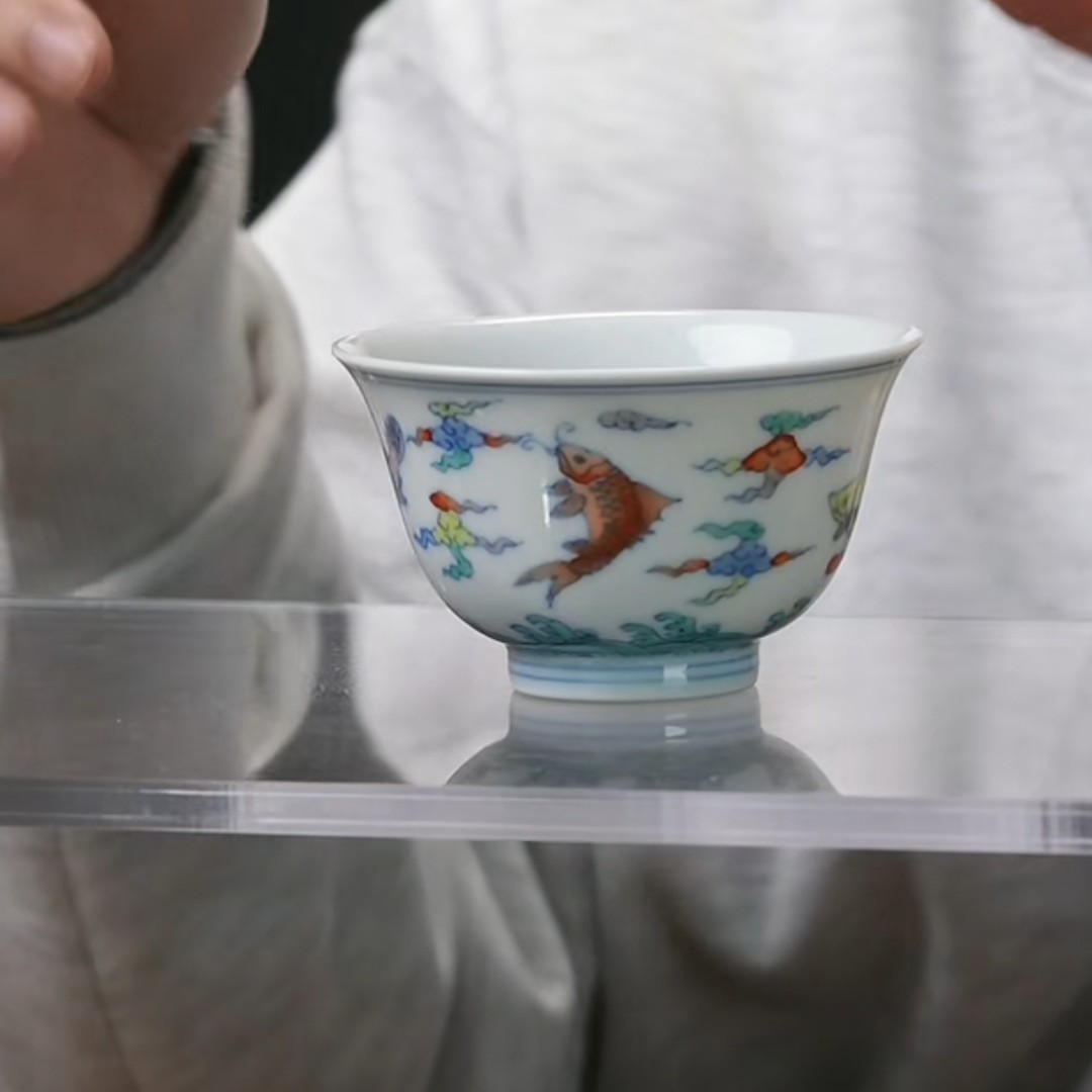 D斗彩鲤鳜鲢鳙压手杯