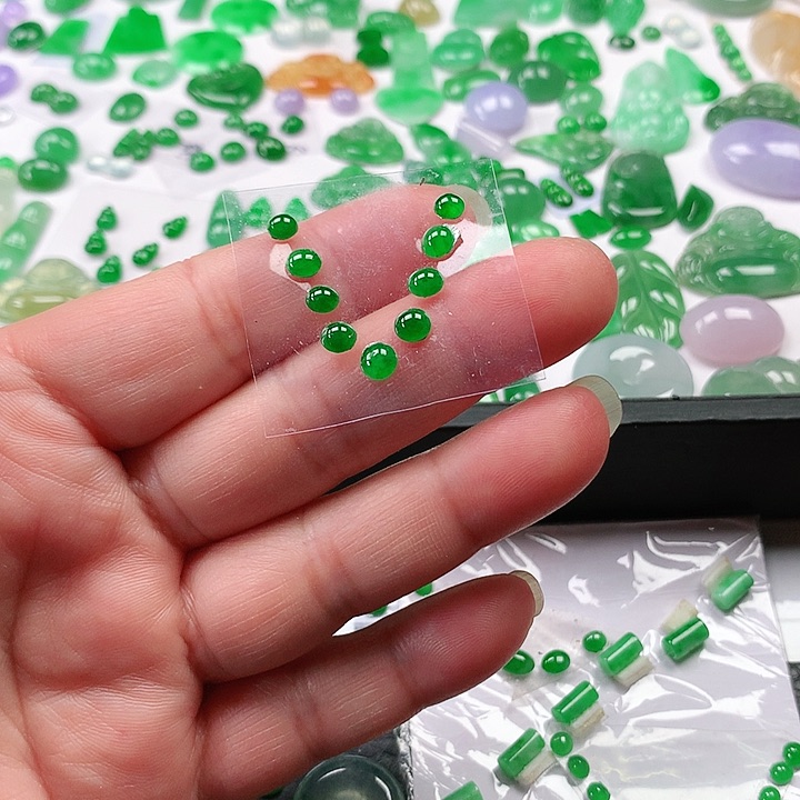 翡翠颈饰未镶嵌翡翠