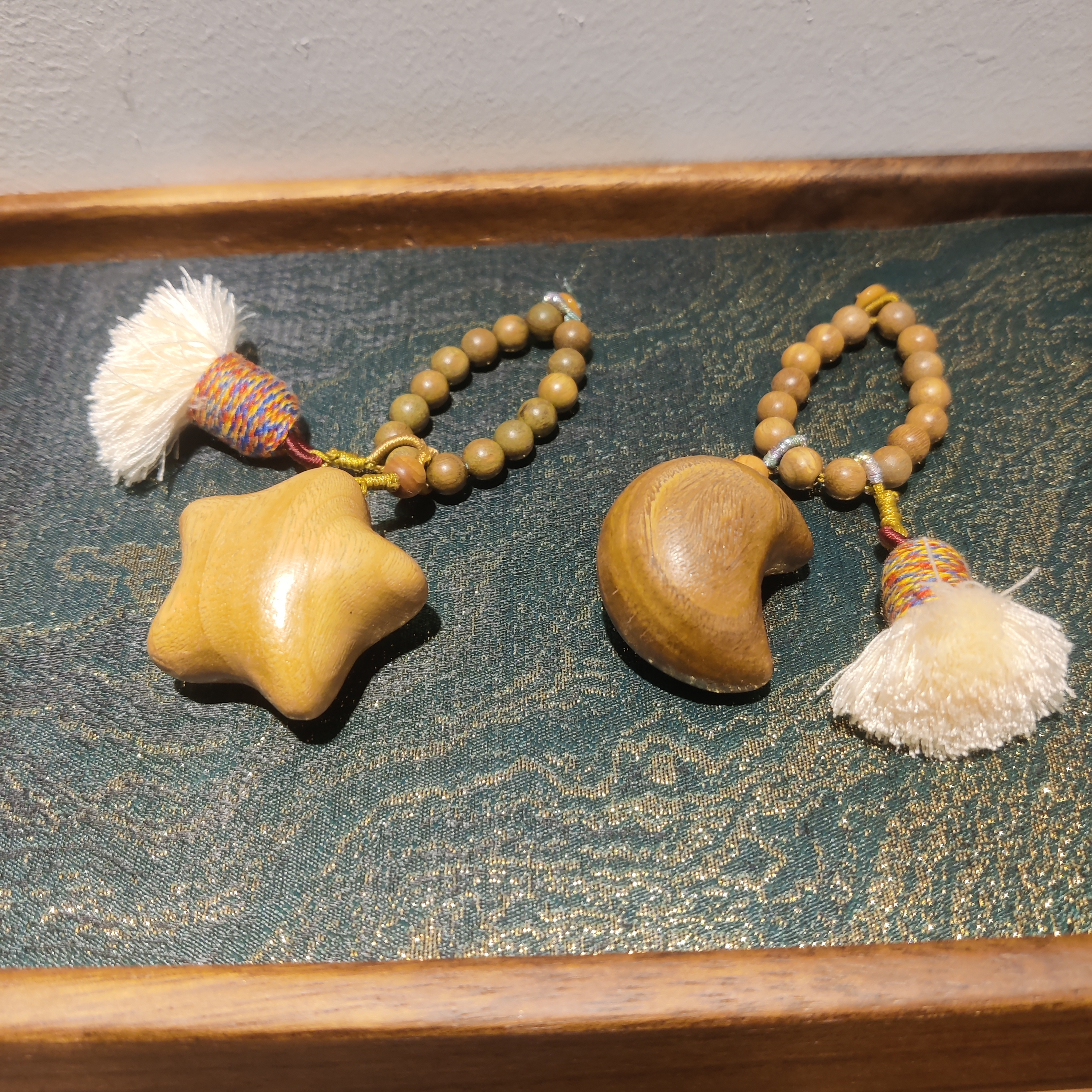 绿檀小手捻星星月亮双全纳福车挂手机挂包包