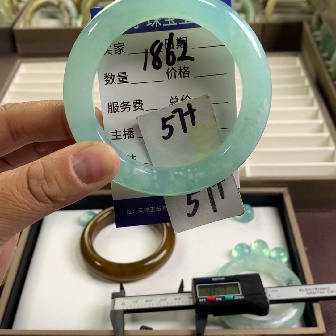 蛇纹石玉未镶嵌手镯1862