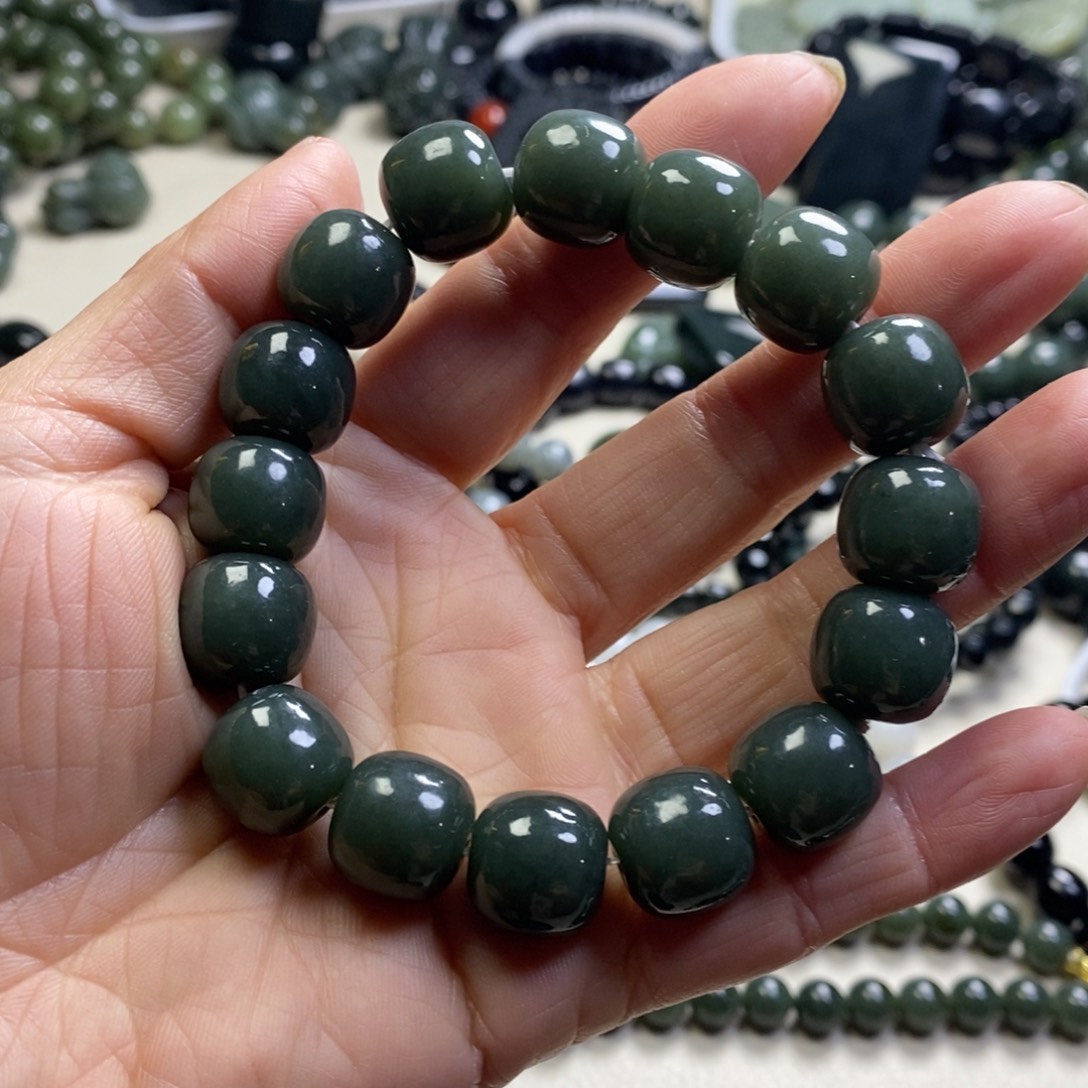 欧***生和田玉未镶嵌手链和田玉且末料卡14老型手串