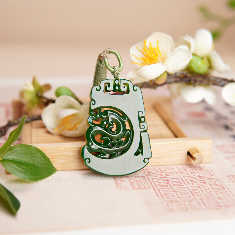 和田玉精巧龙纹玉牌 古典之韵 开启祥瑞好运00187