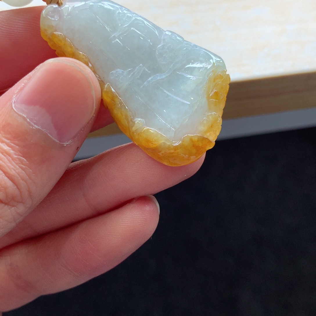 翡翠颈饰未镶嵌吊坠