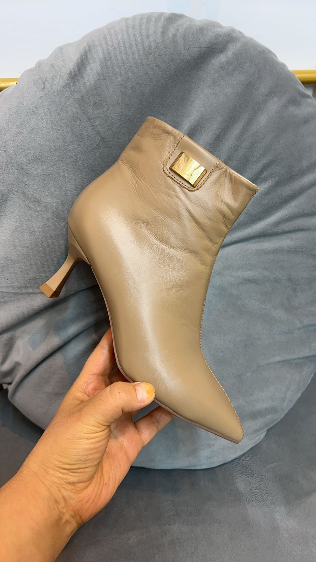 195934尖头冬季细跟中跟高跟短靴跟鞋时装靴秋冬时尚