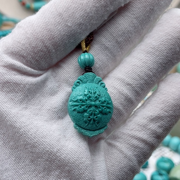 绿松石配饰未镶嵌