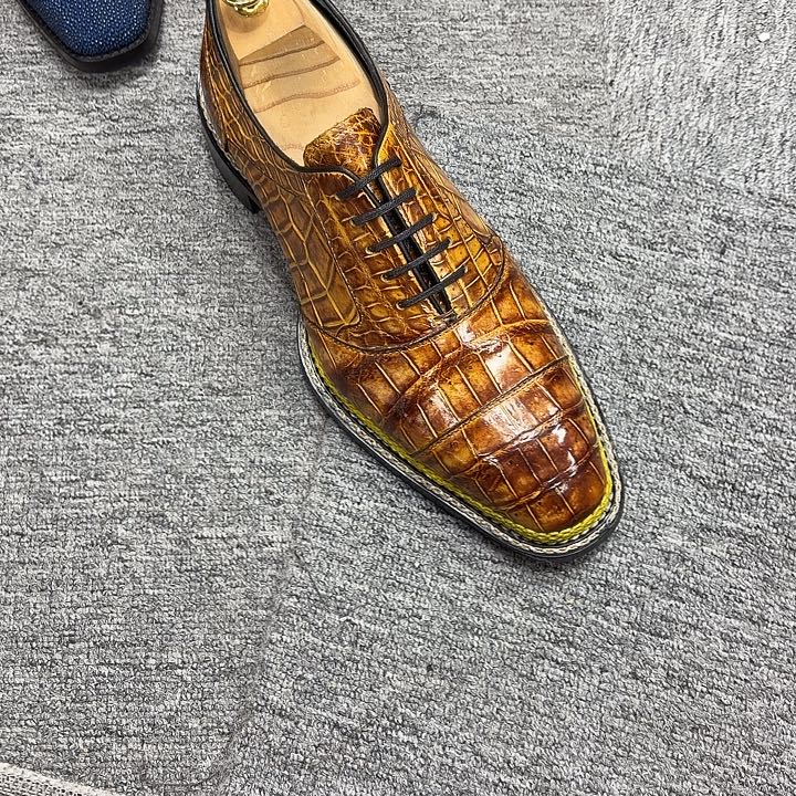 用***3鳄鱼皮（革）41国码琥珀棕