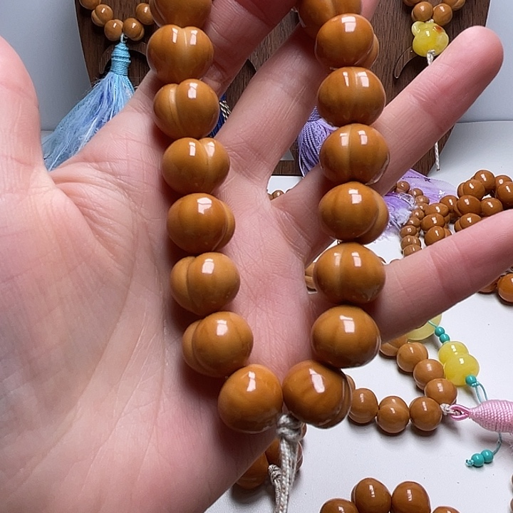 墩***儿猴头核桃吊坠15尺寸柯基屁桃