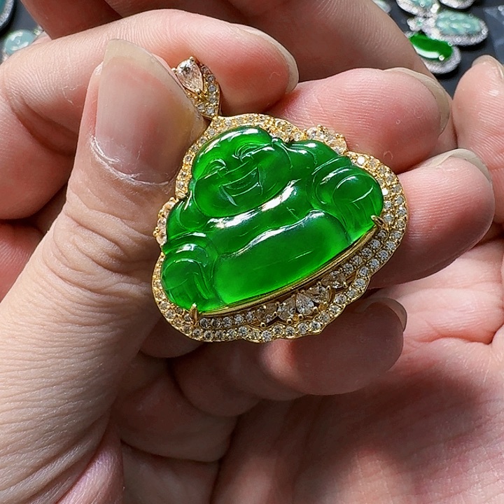 翡翠颈饰未镶嵌天然A货翡翠放漏