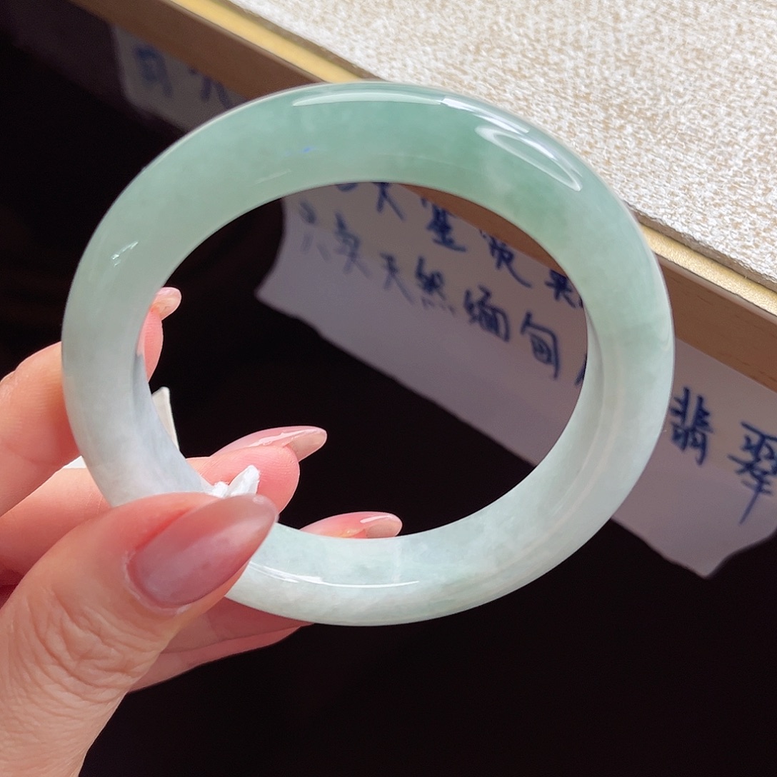 翡翠未镶嵌手镯手镯