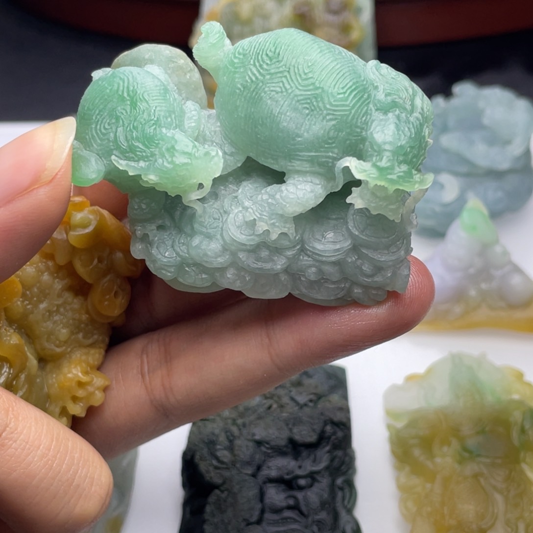 定制翡翠未镶嵌只**买龙龟