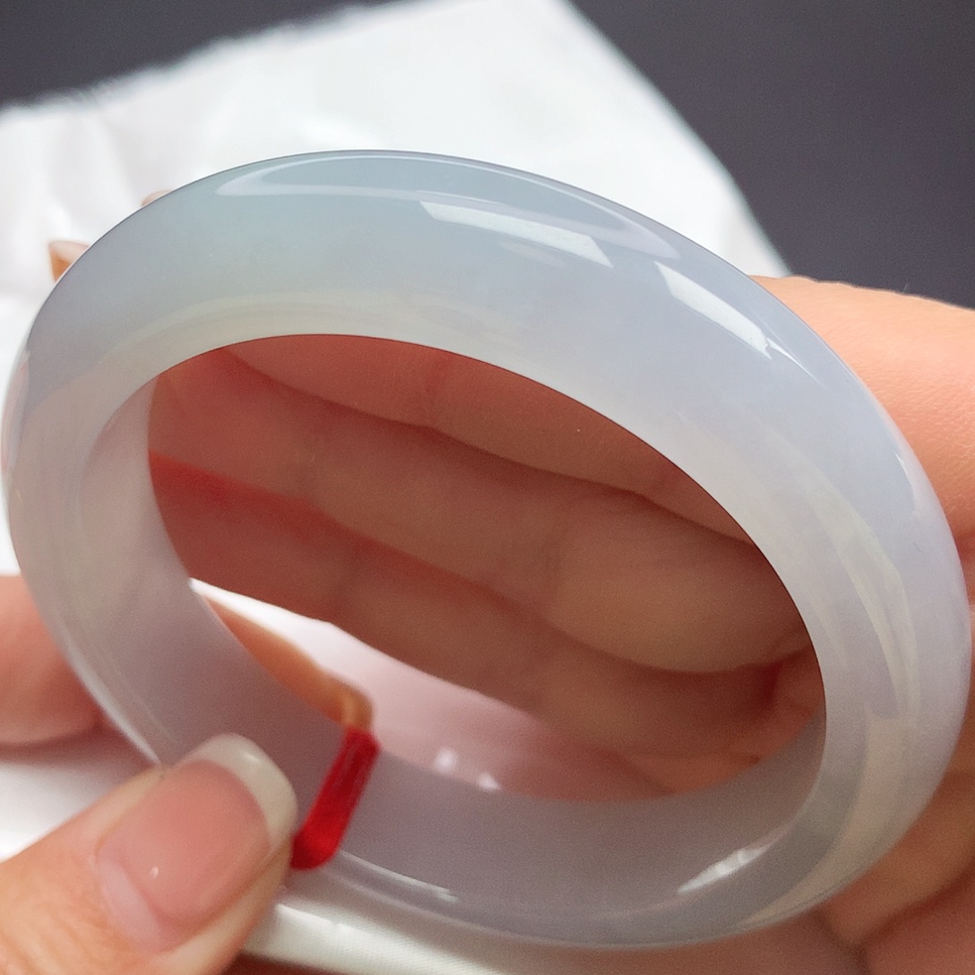 翡翠手镯未镶嵌11n n n n n n n