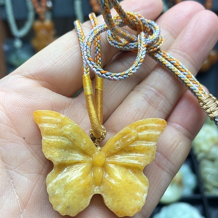 未镶嵌蛇纹石玉颈饰