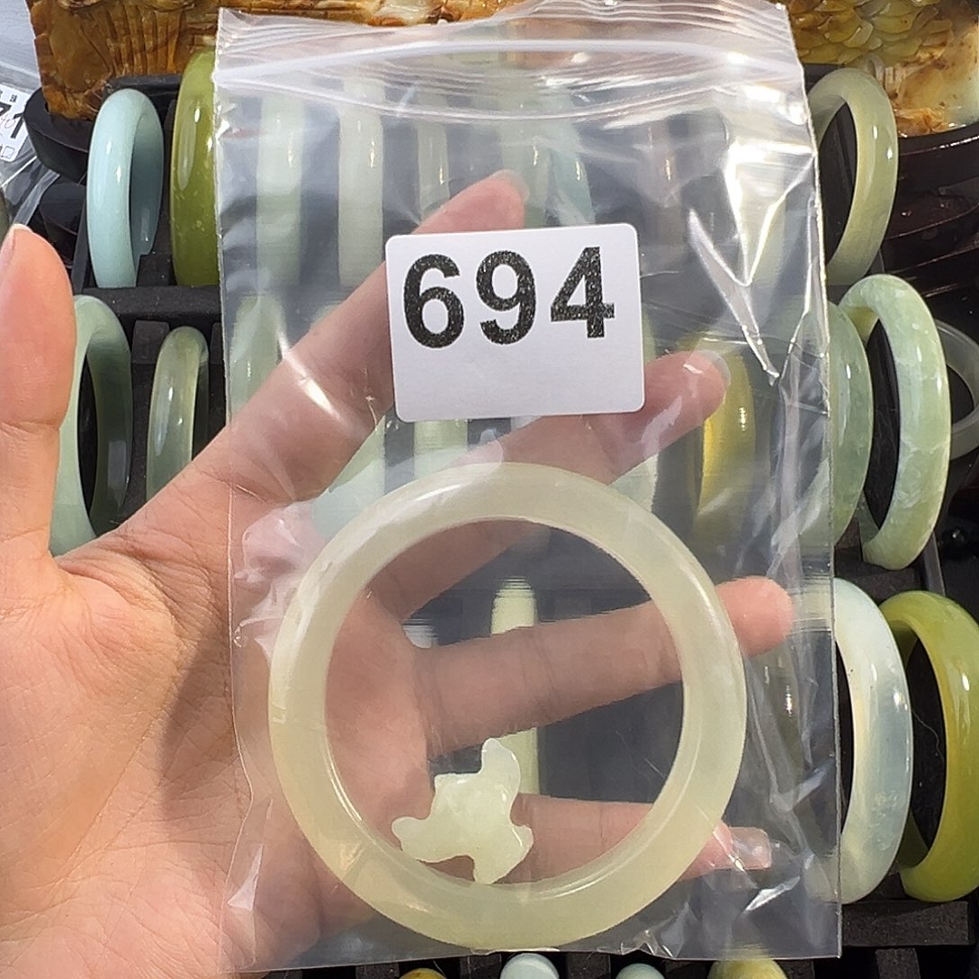 蓝***6蛇纹石玉未镶嵌手镯