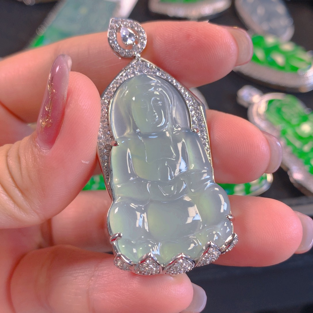 翡翠颈饰未镶嵌翡翠