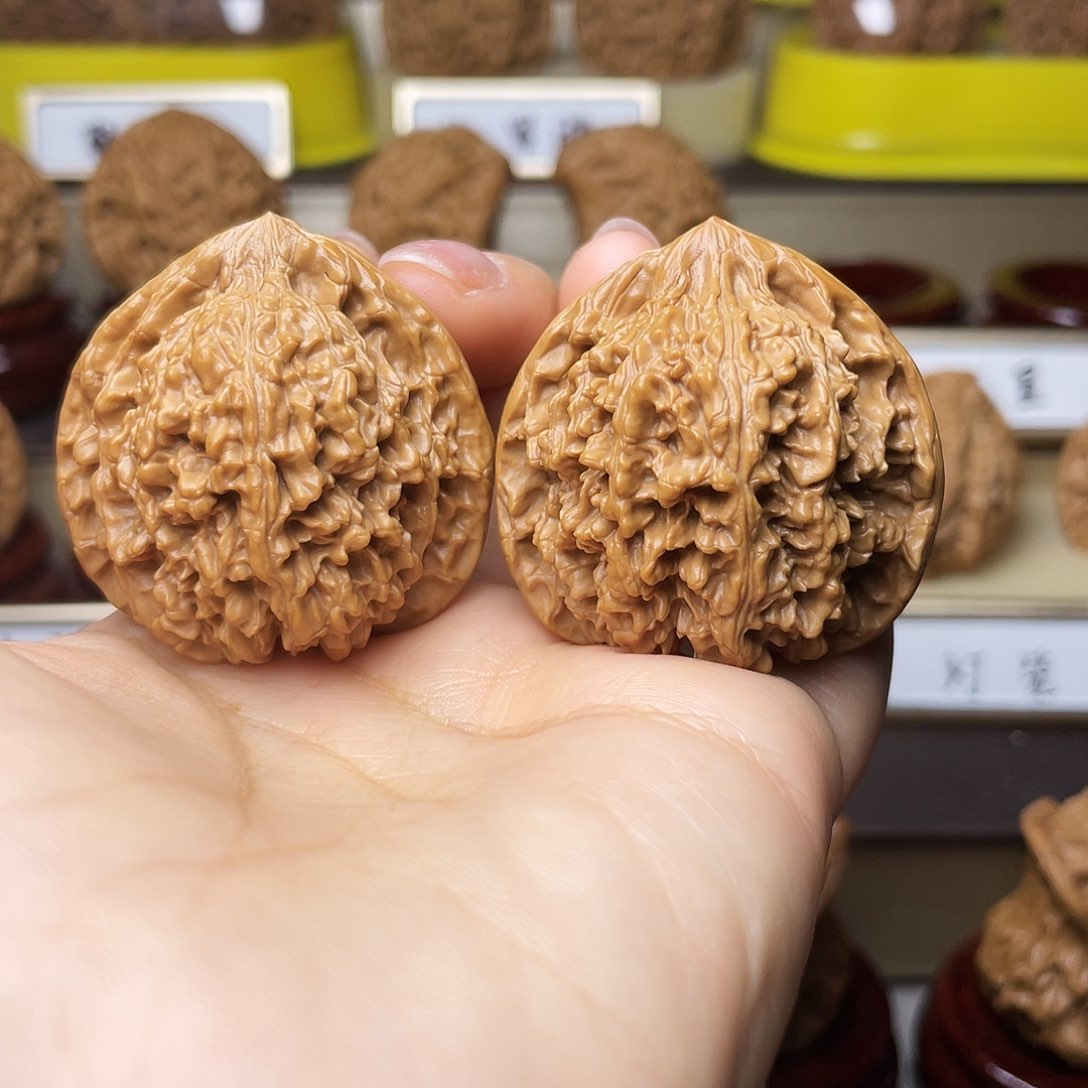 把件文玩核桃满天星38左右