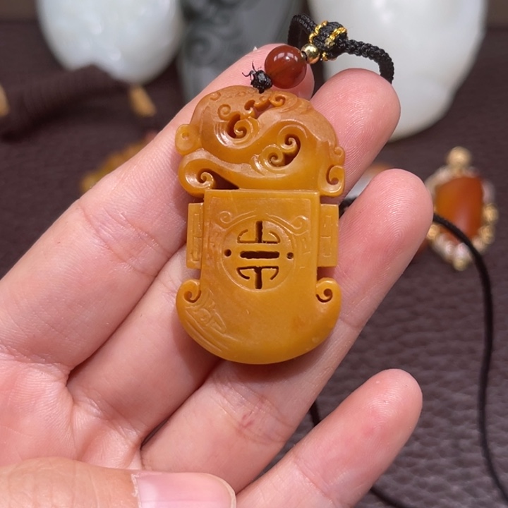 和田玉未镶嵌颈饰