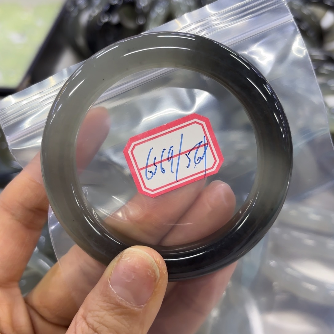 蛇纹石玉手镯未镶嵌6**9