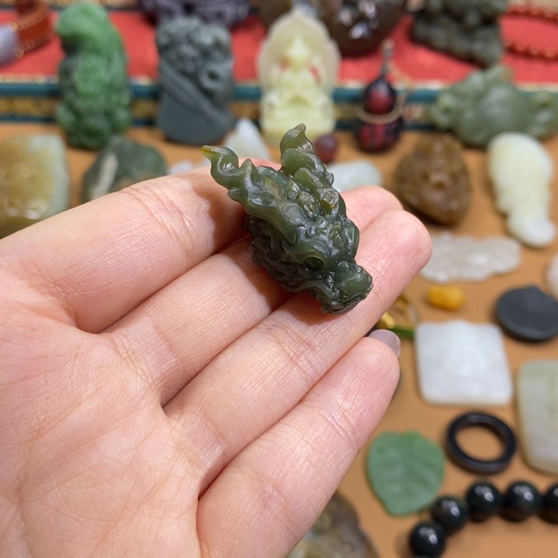 和田玉颈饰未镶嵌定制