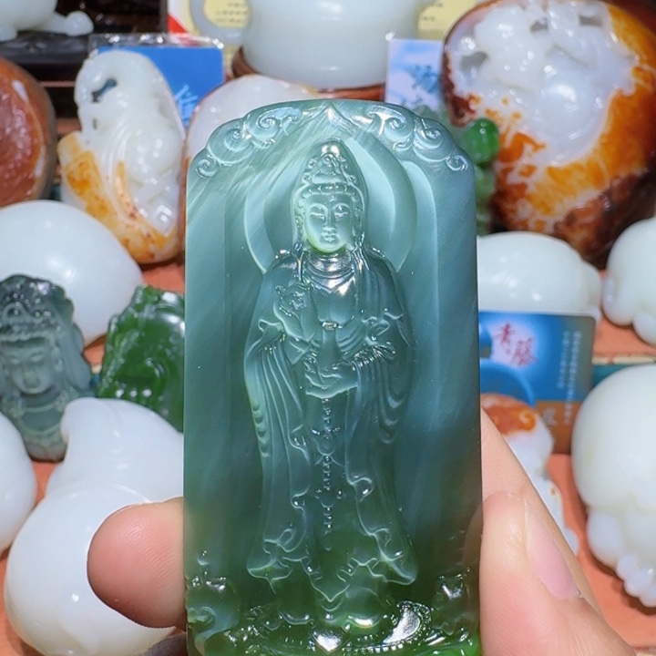 和田玉未镶嵌把件