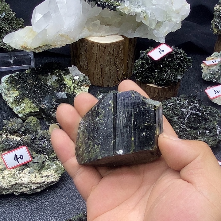 有机玻璃巴基斯坦绿莲石单晶106